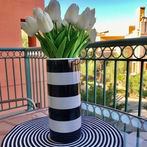 ✅NEW✅ Black and white striped Vase